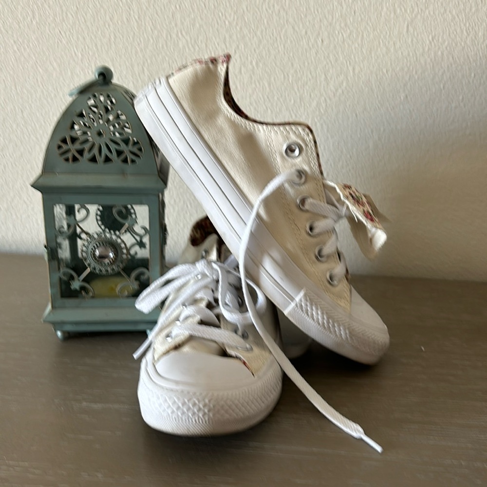 Off White Floral 🌸 Converse All Star